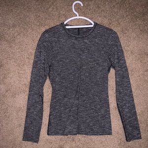 Lululemon long sleeve shirt size 8